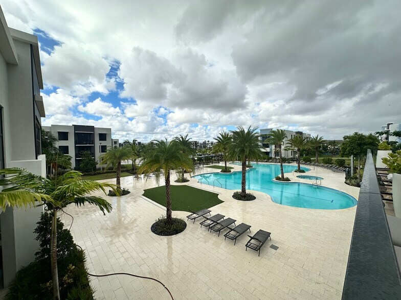 Building Photo - 10840 NW 79th St