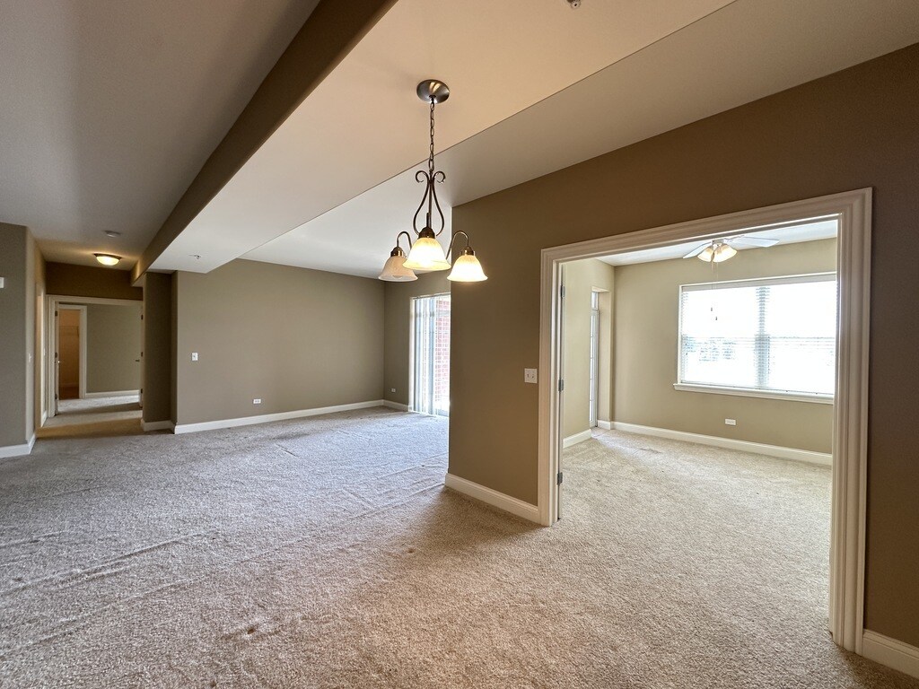 Building Photo - 2 Itasca Place