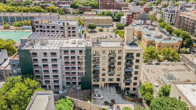 Building Photo - Beautiful 1 Bedroom in Prime Brooklyn with...