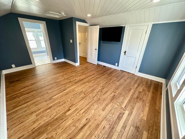 Building Photo - 992 Palmer