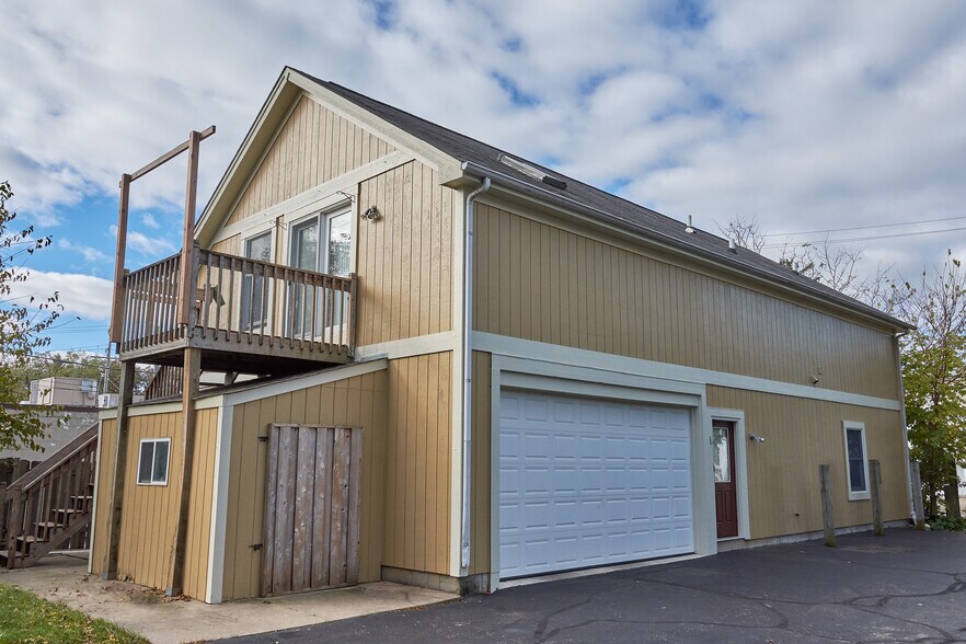 Shared shed, garage not included - 131 Washington St