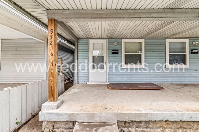 Building Photo - Affordable Comfort & Style Near Downtown I...