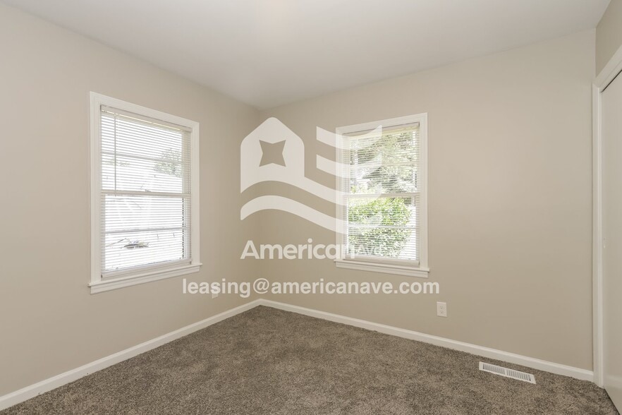 Building Photo - 1251 Schimek Dr