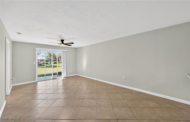 Building Photo - 144 Cypress Way E