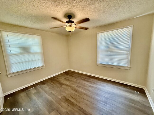 Building Photo - 822 Saranac St