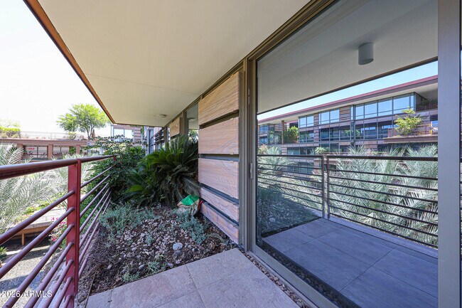 Building Photo - 7137 E Rancho Vista Dr