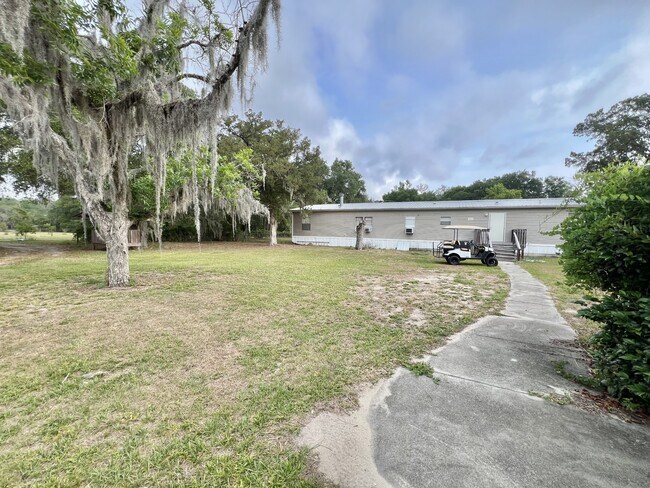 Building Photo - 23915 NE State Rd 26