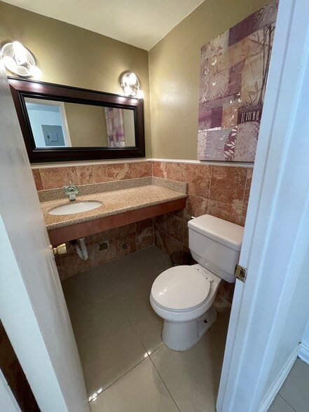 Social bathroom - 1460 NE 169th St