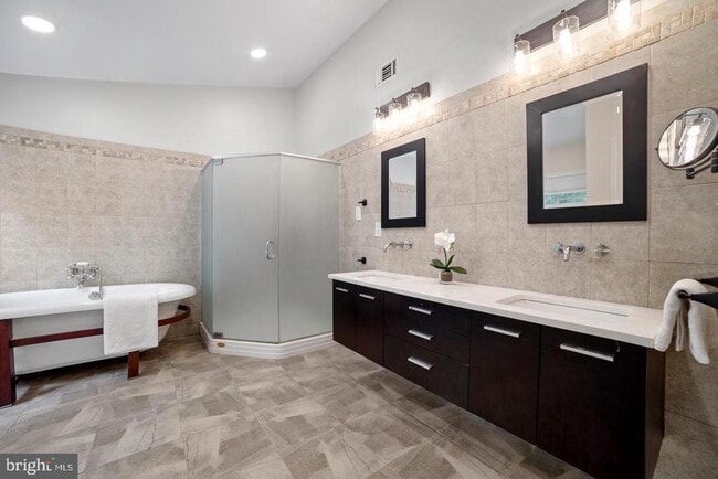 Building Photo - 5309 Tractor Ln