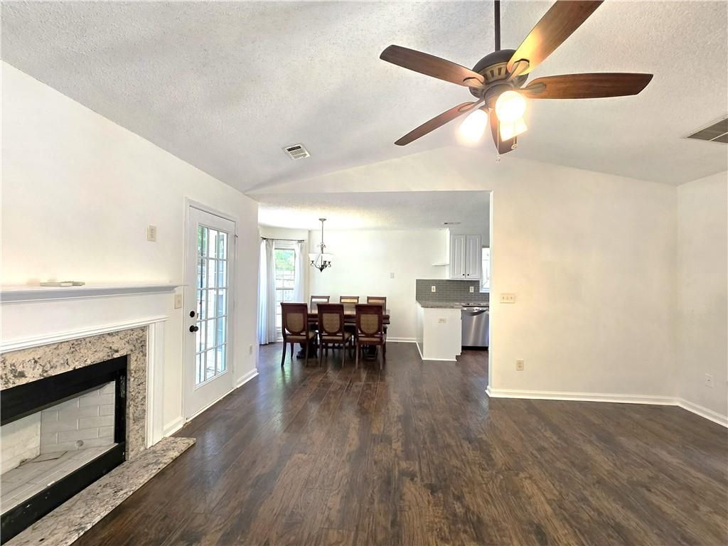 Building Photo - 245 Crofton Ridge