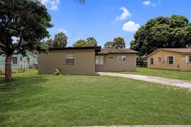Primary Photo - 2530 NW 26th Ave