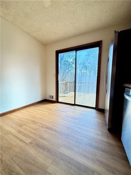 Building Photo - 6206 Westridge Trce