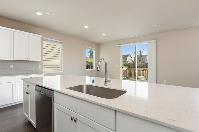 Building Photo - Beautiful 5Bd home in  Marysville