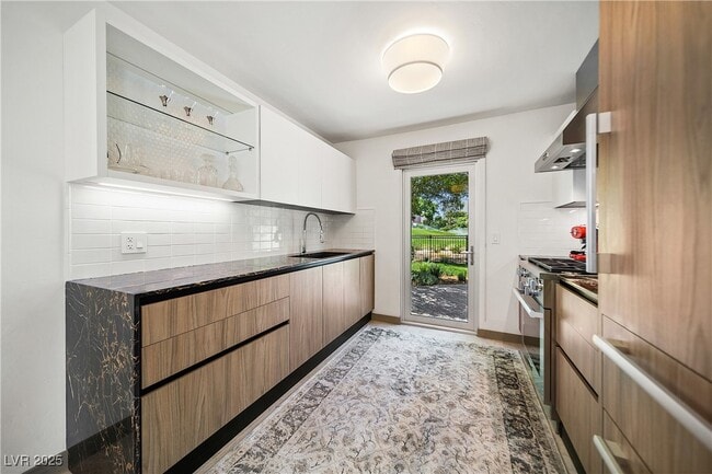 Building Photo - 3027 Bel Air Dr