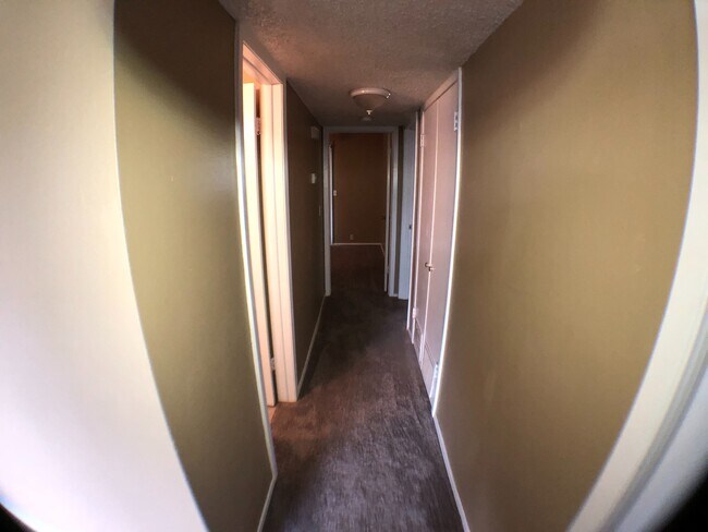 Building Photo - S Elm Ct Duplex