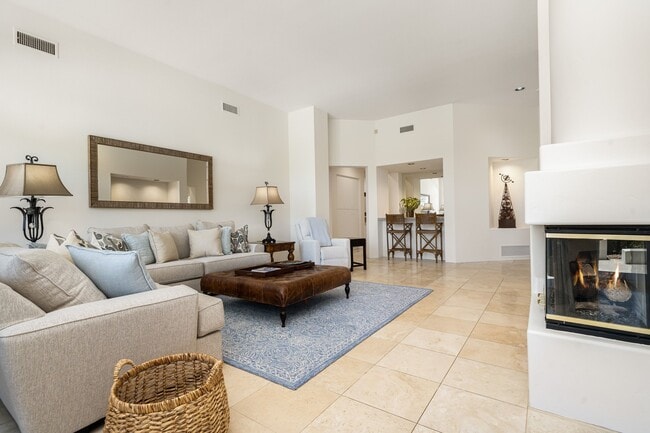 Building Photo - 79695 Mandarina