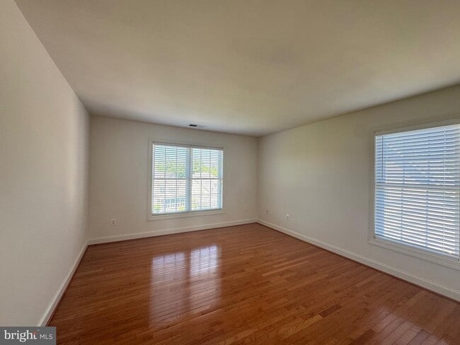 Building Photo - 5117 Sante Fe Ct