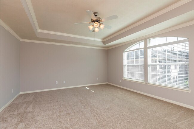 Building Photo - 10126 Holly Chase Dr
