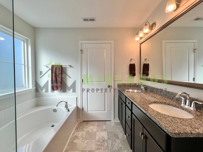 Building Photo - 931 Tuxford Trl