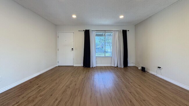 Building Photo - 7920 Temecula Pl