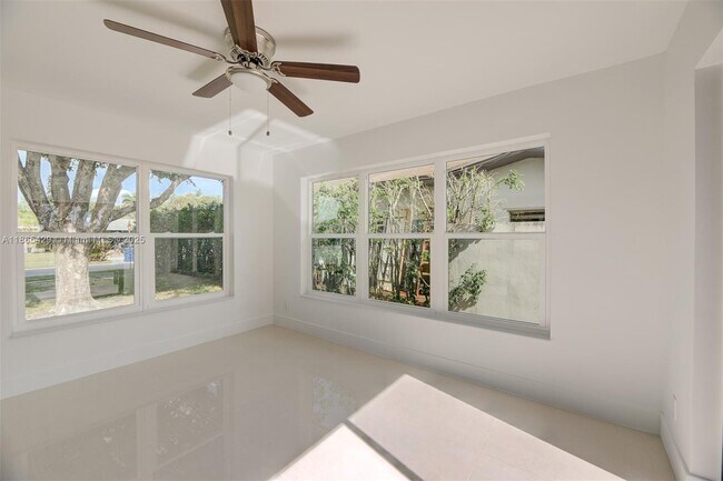 Building Photo - 832 NW 28th St