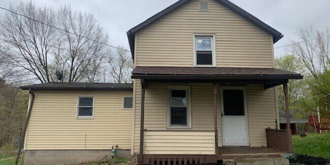 Primary Photo - 283 Portersville Rd