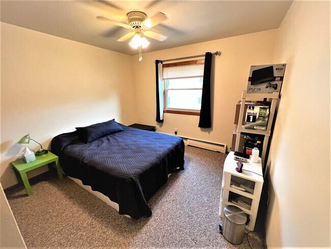 Building Photo - 318 Island Dr