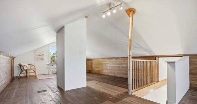 Building Photo - 2110 G St