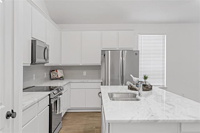 Building Photo - 1303 Bells Dr