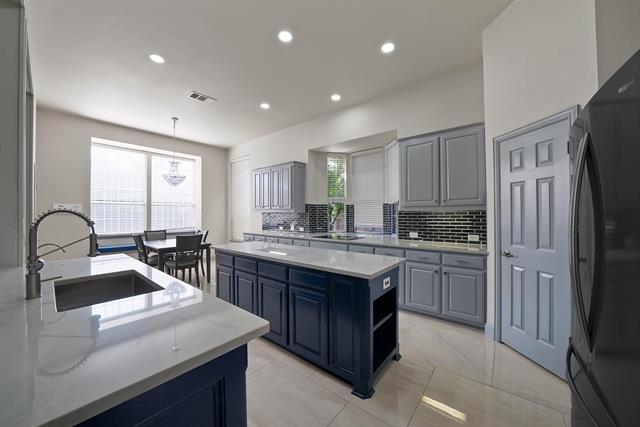 Building Photo - 3700 Wagon Wheel Dr