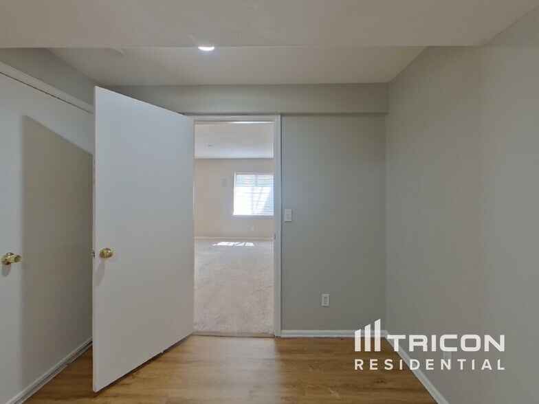 Building Photo - 4968 Sweetgrass Ln
