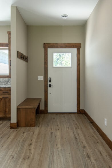 Building Photo - 11587 Forestview Dr