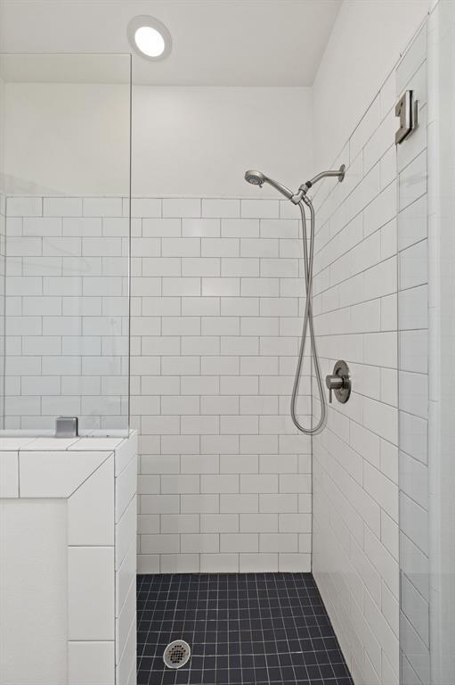 Building Photo - 2713 Halcyon Dr