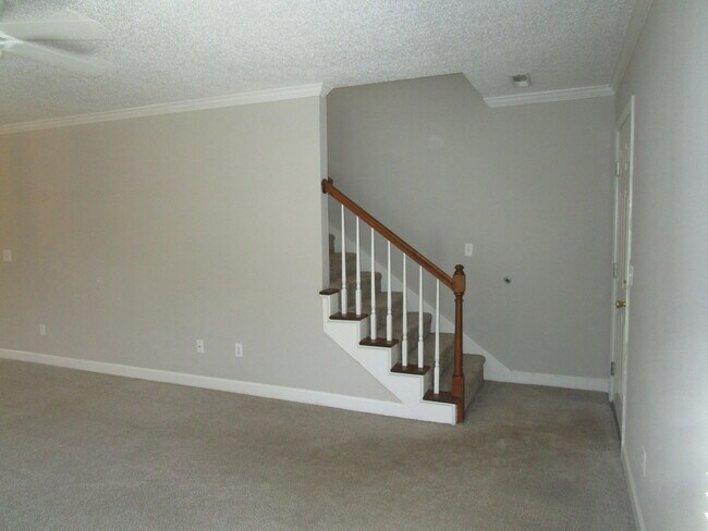 Building Photo - 885 Grimble Ct