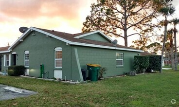 Building Photo - 32 Las Palmas Way