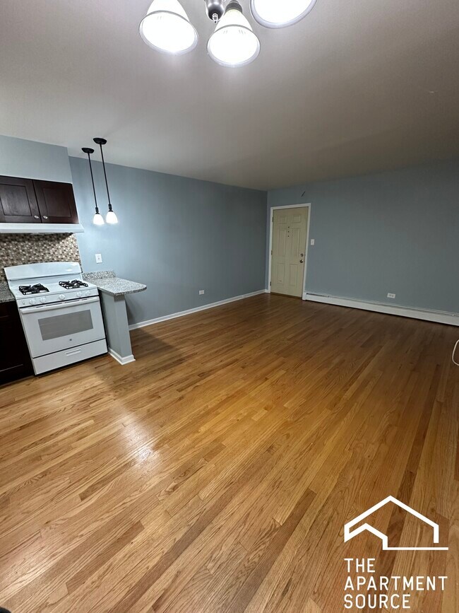 Building Photo - 8504 Waukegan Rd