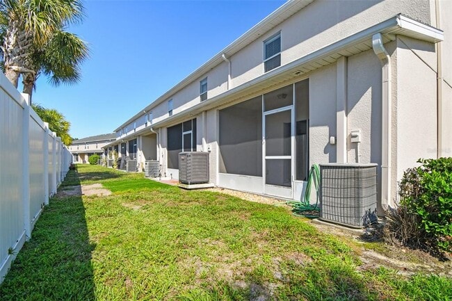 Building Photo - 16227 Swan View Cir