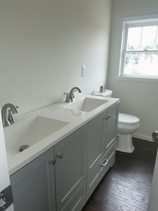 Building Photo - 721 Pickens Dr