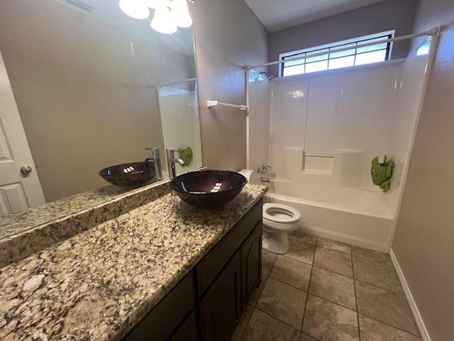 Building Photo - 6409 Twin Oaks Dr