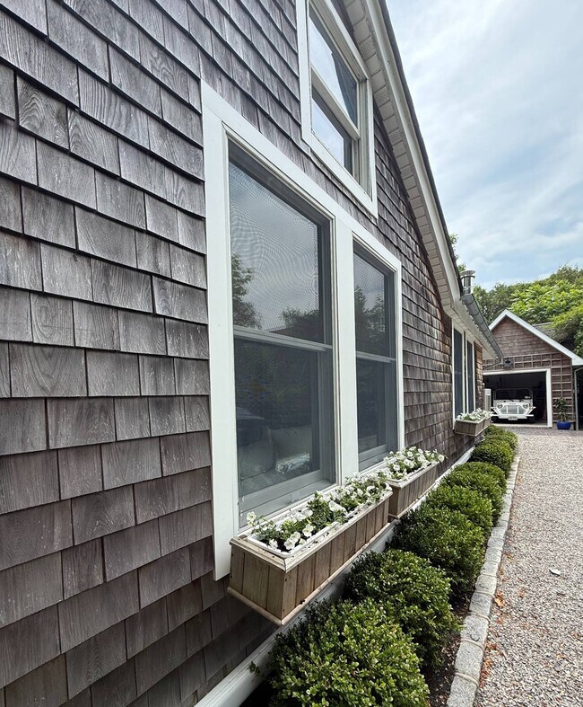 Building Photo - 144 Powell Ave