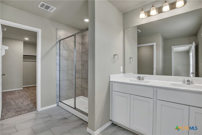 Building Photo - 267 Kinsley Wy