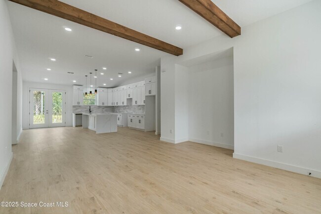 Building Photo - 521 Garbelmann St