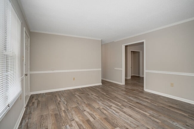 Building Photo - 1724 Vernon Rd