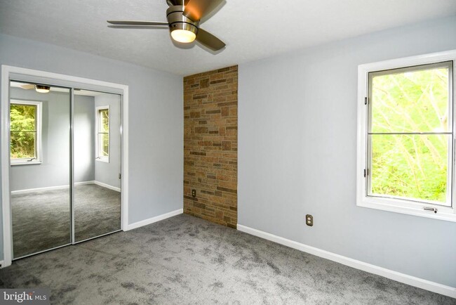 Building Photo - 2062 Farragut Dr