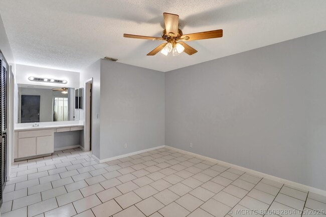 Building Photo - 4385 Willow Brook Cir