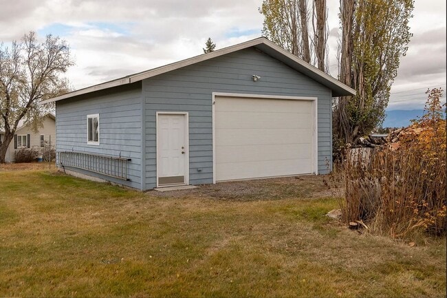 Building Photo - Beautiful House with 2 Wood Stoves across ...