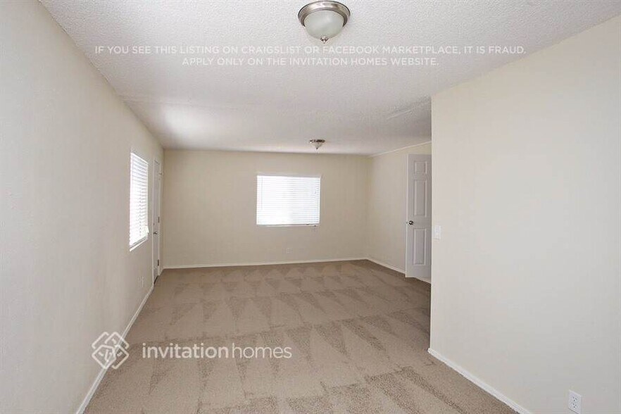 Building Photo - 311 E Cummings Ln