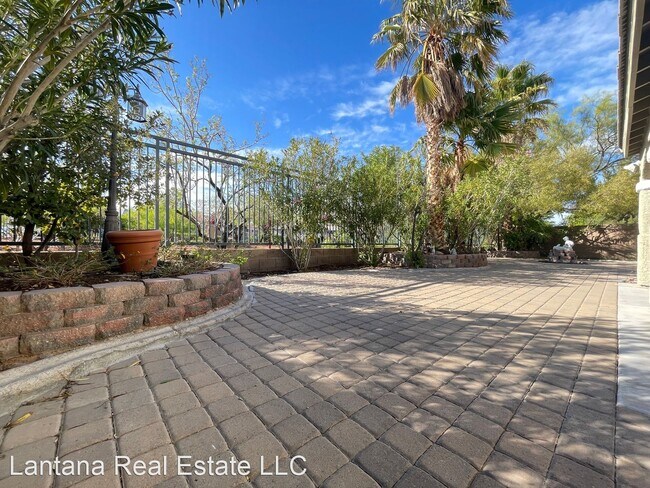 Building Photo - 5 br, 2.5 bath House - 1581 Boundary Peak Way