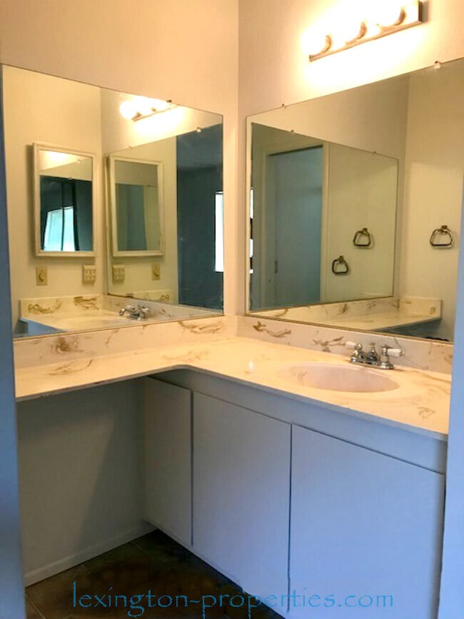 Building Photo - 6516 Briartree Way