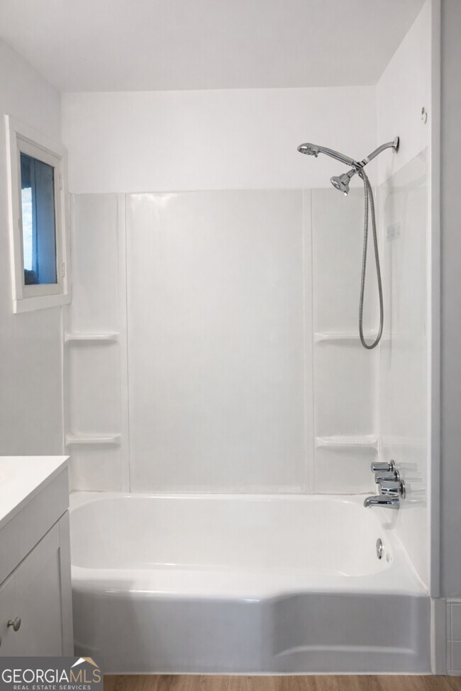 Building Photo - 1522 Central Ave